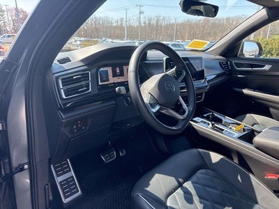 2025 Volkswagen Atlas Cross Sport 2.0T SEL Premium R-Line