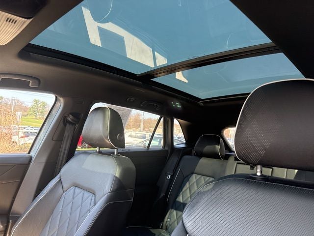 2025 Volkswagen Atlas Cross Sport 2.0T SEL Premium R-Line