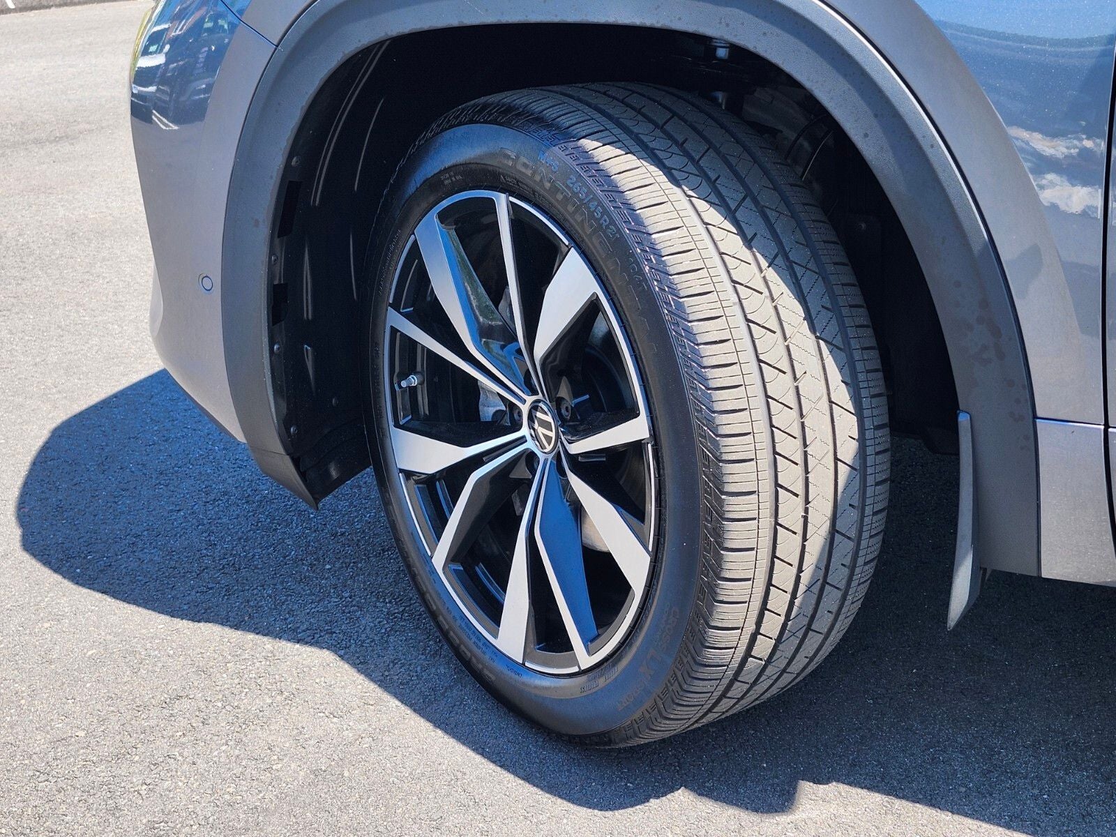 2025 Volkswagen Atlas Cross Sport 2.0T SEL Premium R-Line