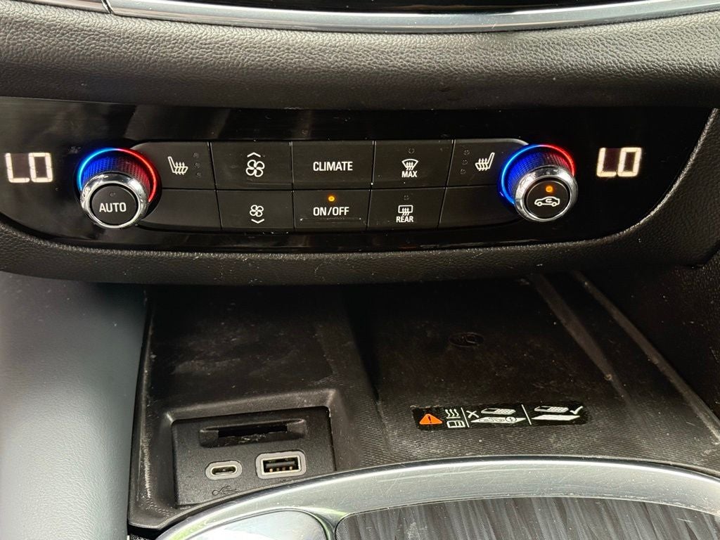2023 Buick Enclave Essence