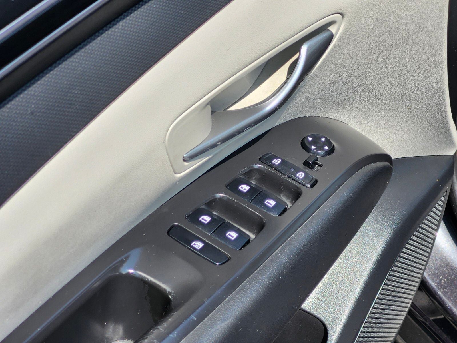 2022 Hyundai TUCSON SE