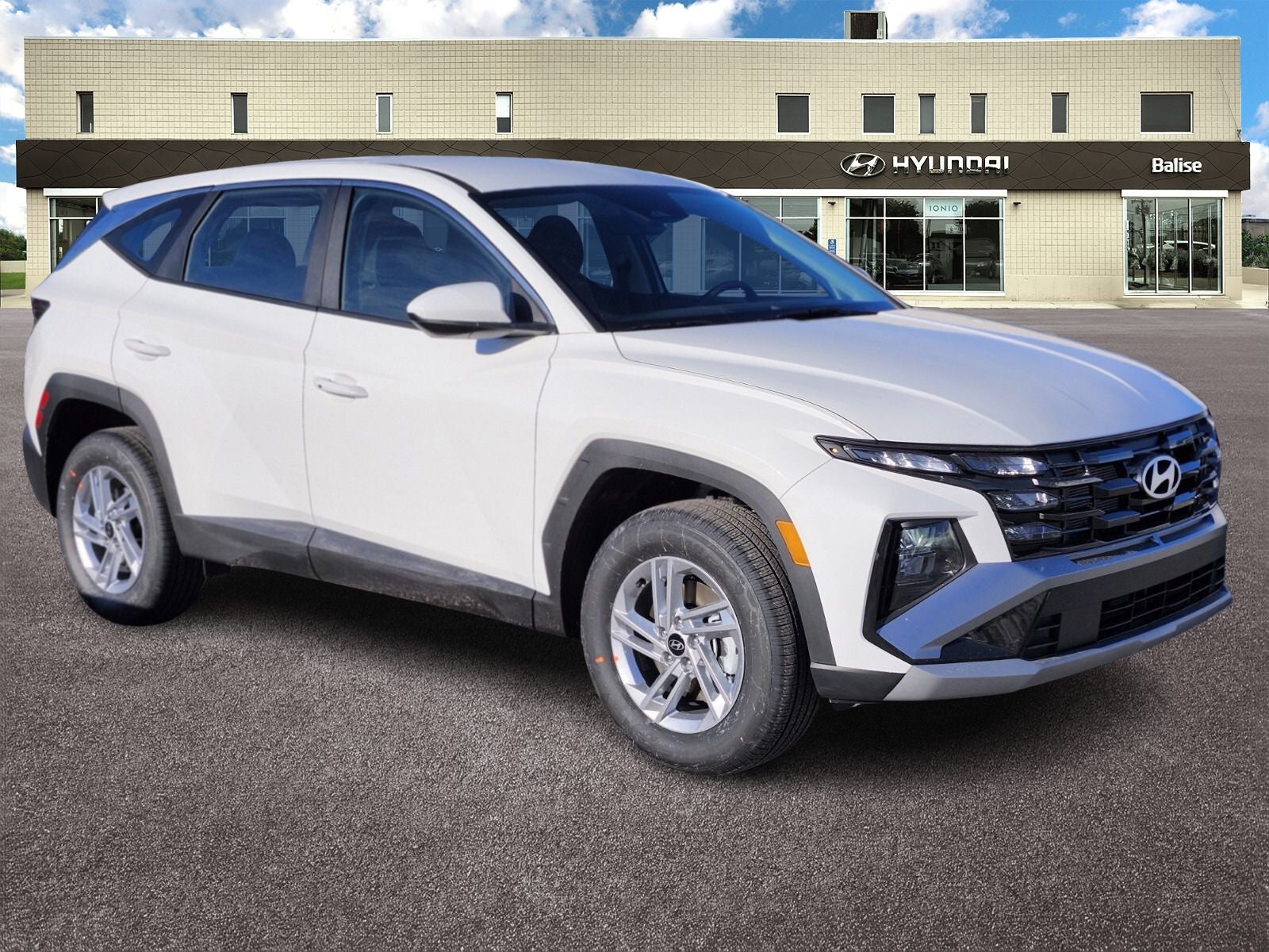 2026 Hyundai TUCSON SE