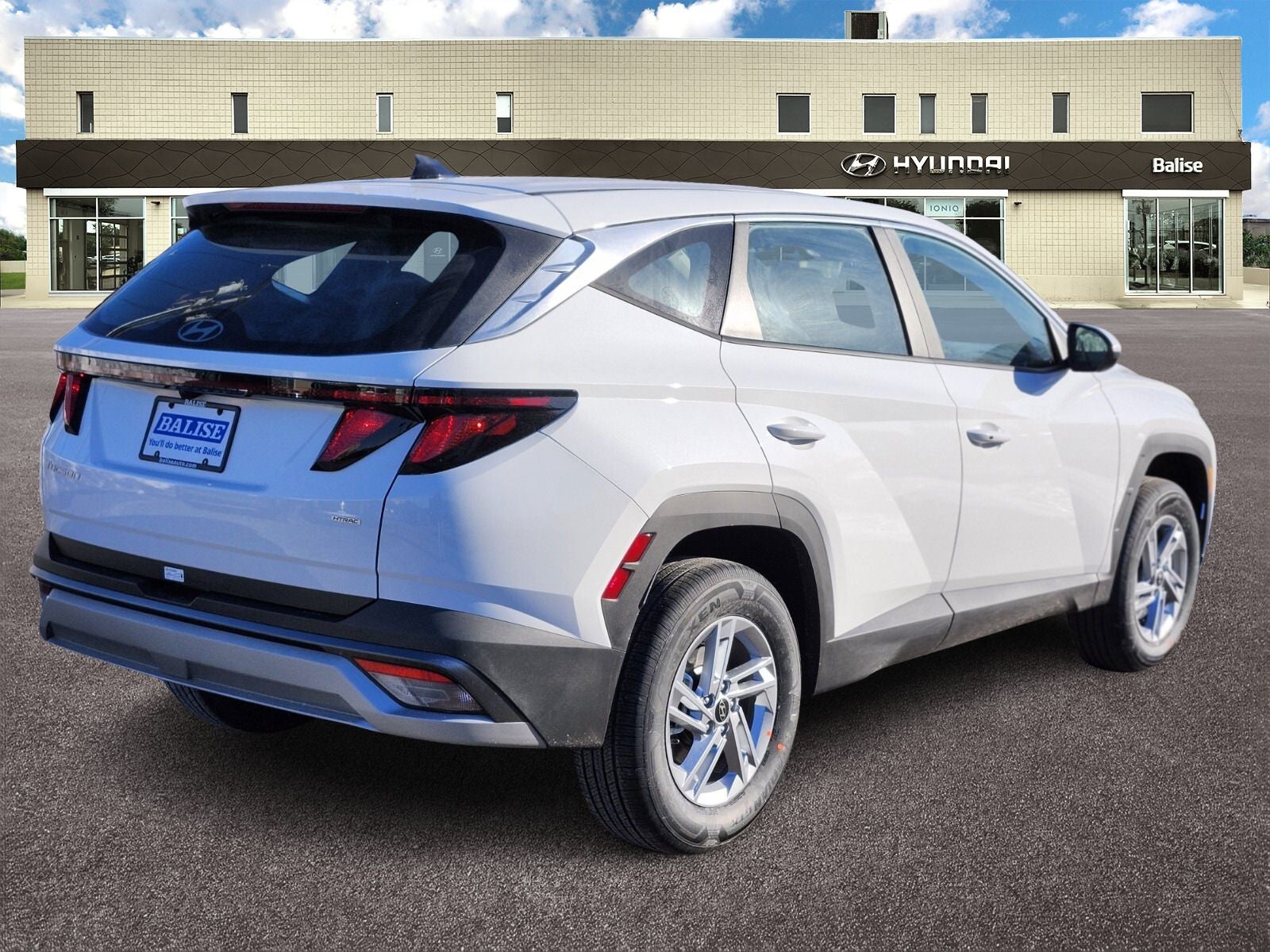 2026 Hyundai TUCSON SE