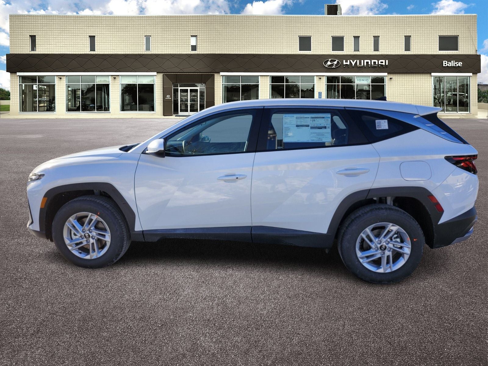 2026 Hyundai TUCSON SE