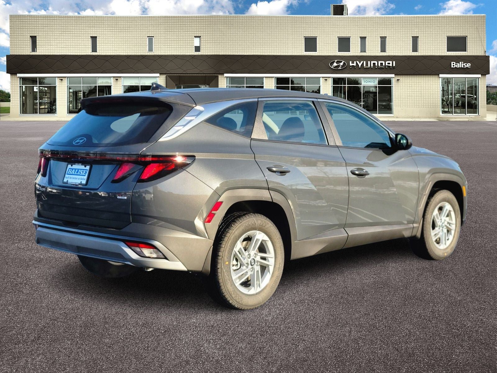 2026 Hyundai TUCSON SE