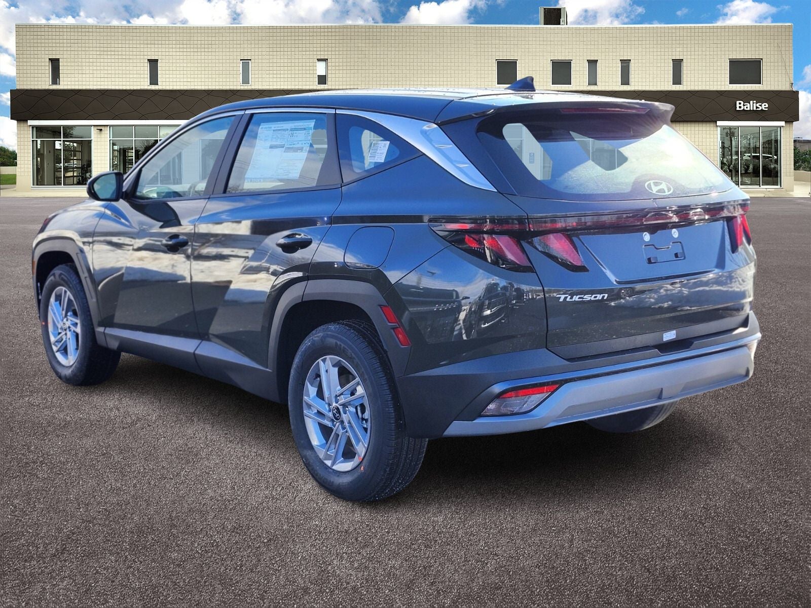 2026 Hyundai TUCSON SE