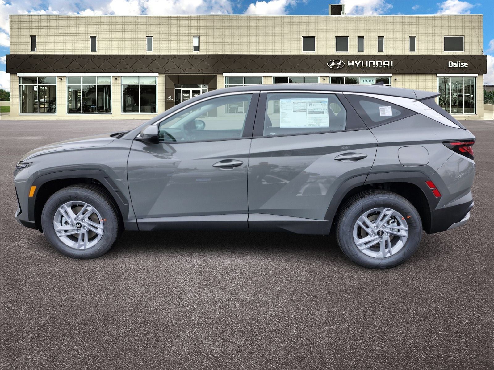 2026 Hyundai TUCSON SE