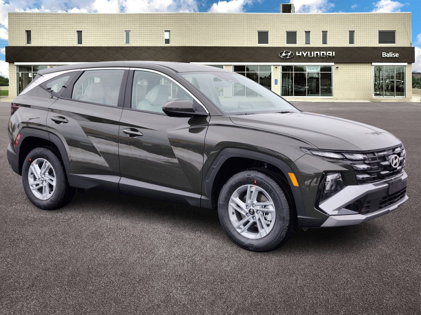 2026 Hyundai TUCSON SE