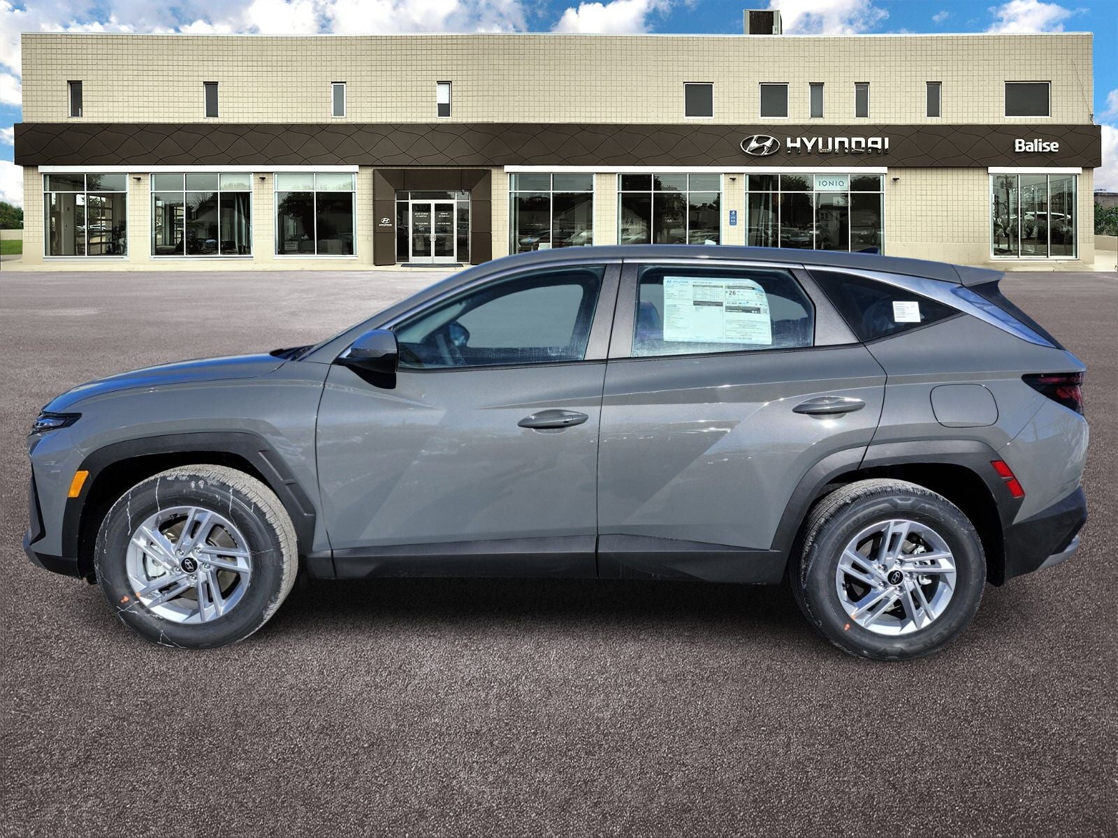 2026 Hyundai TUCSON SE