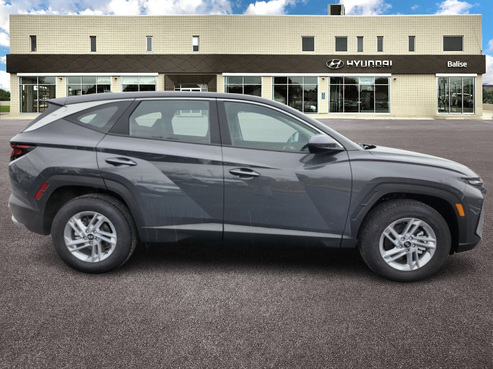 2026 Hyundai TUCSON SE