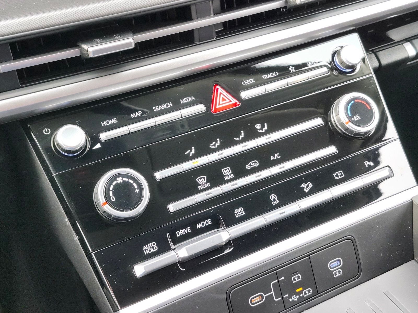 2026 Hyundai SANTA FE SE