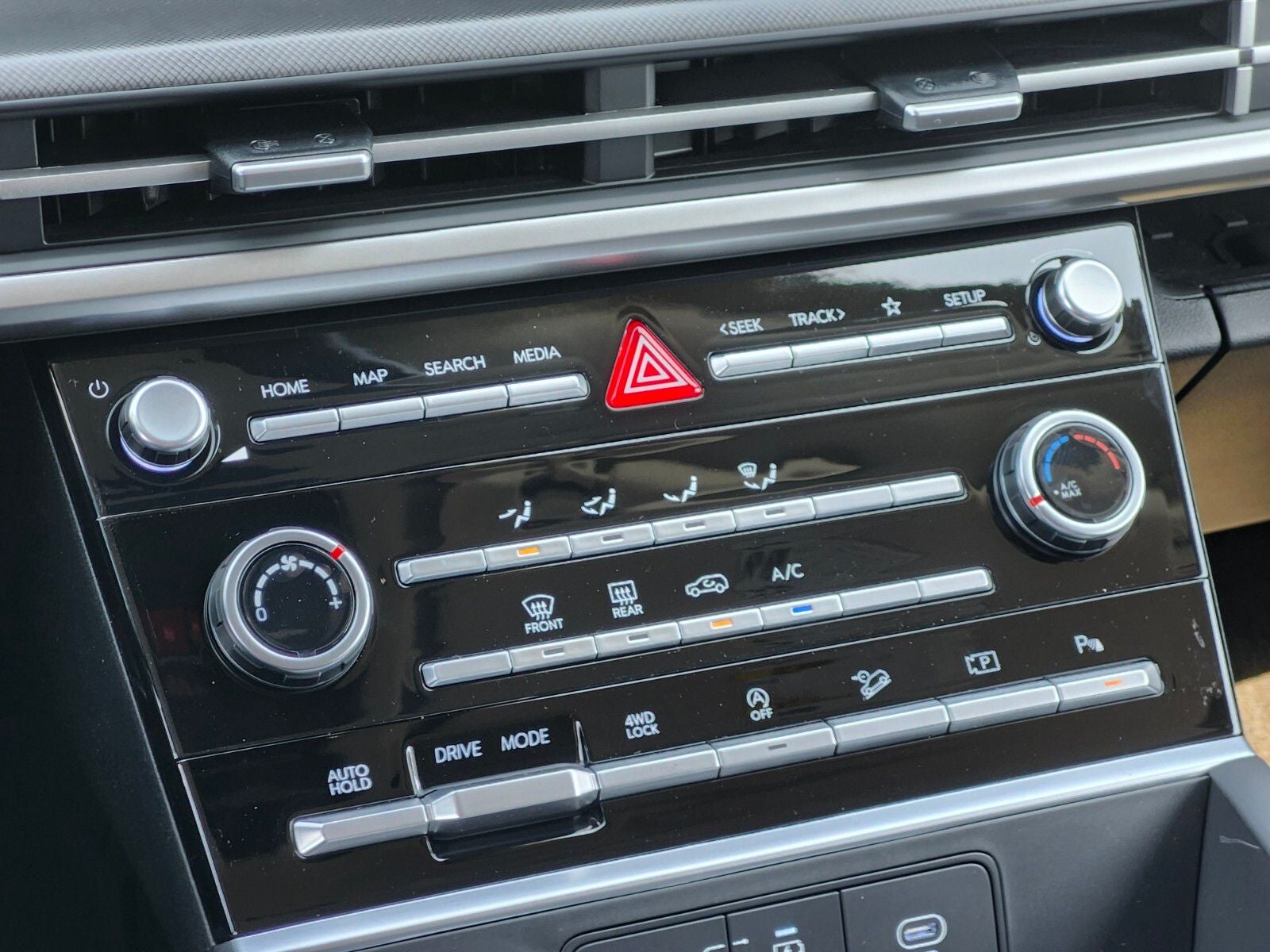 2026 Hyundai SANTA FE SE