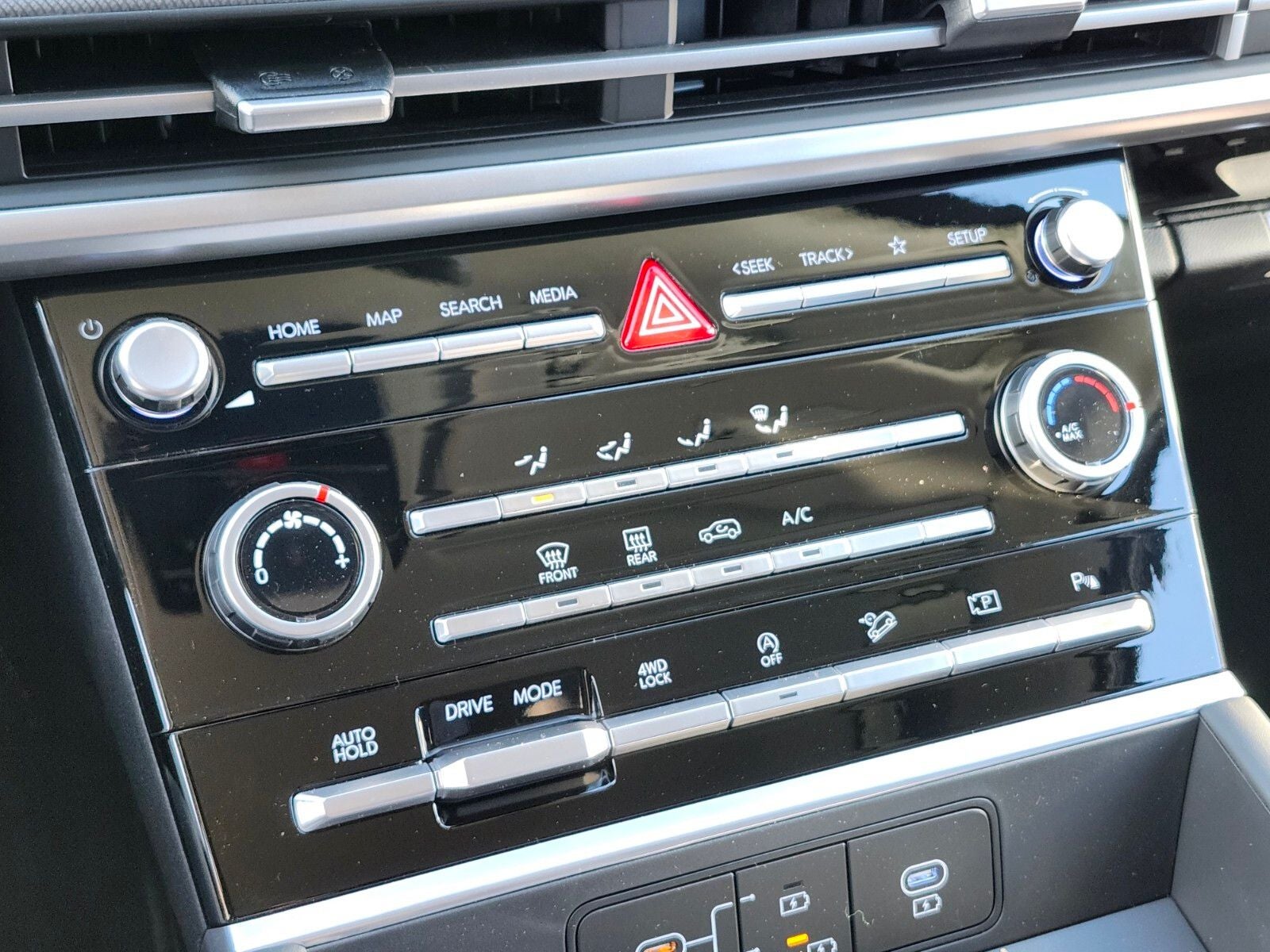 2026 Hyundai SANTA FE SE