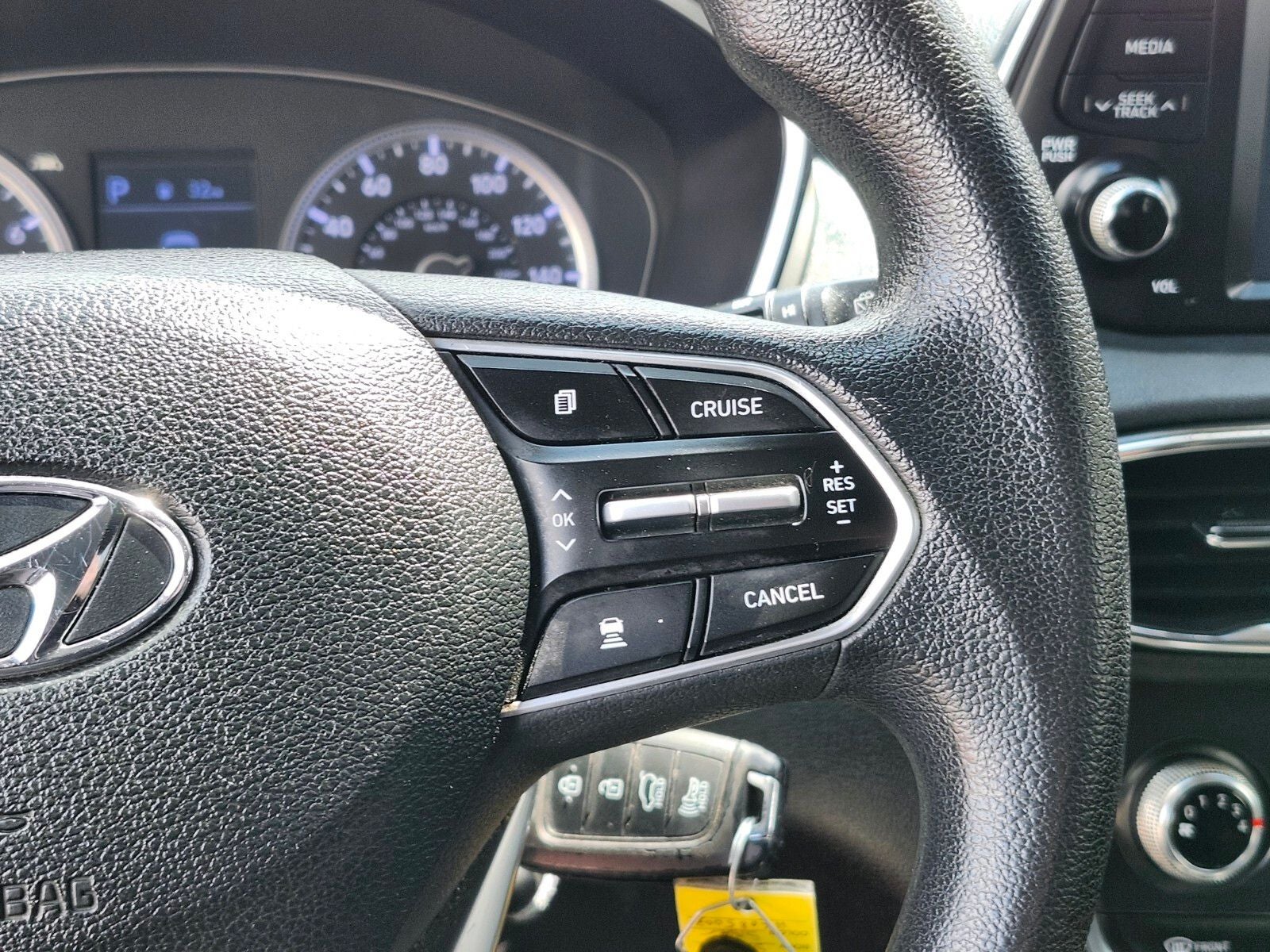 2019 Hyundai SANTA FE SE