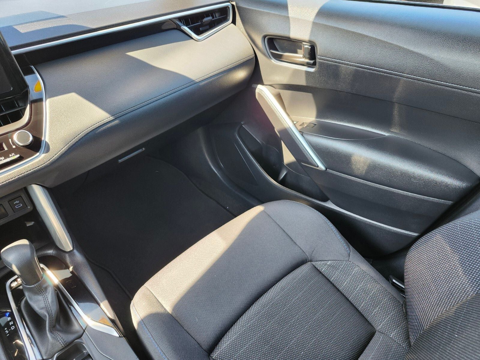 2024 Toyota Corolla Cross Hybrid SE