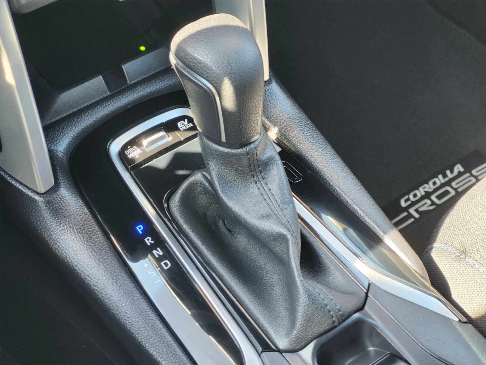 2024 Toyota Corolla Cross Hybrid SE
