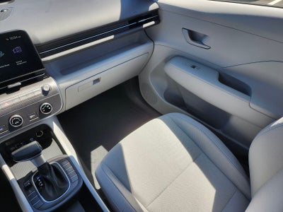 2026 Hyundai KONA SE