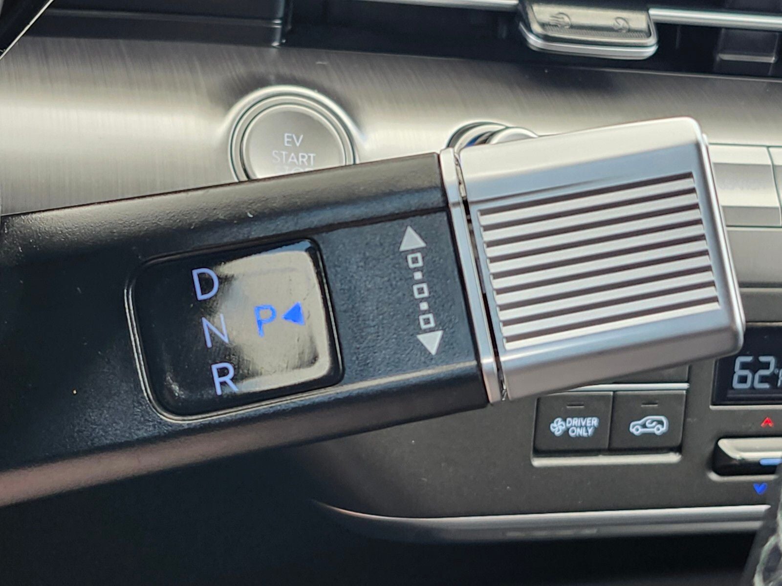 2024 Hyundai KONA ELECTRIC SEL