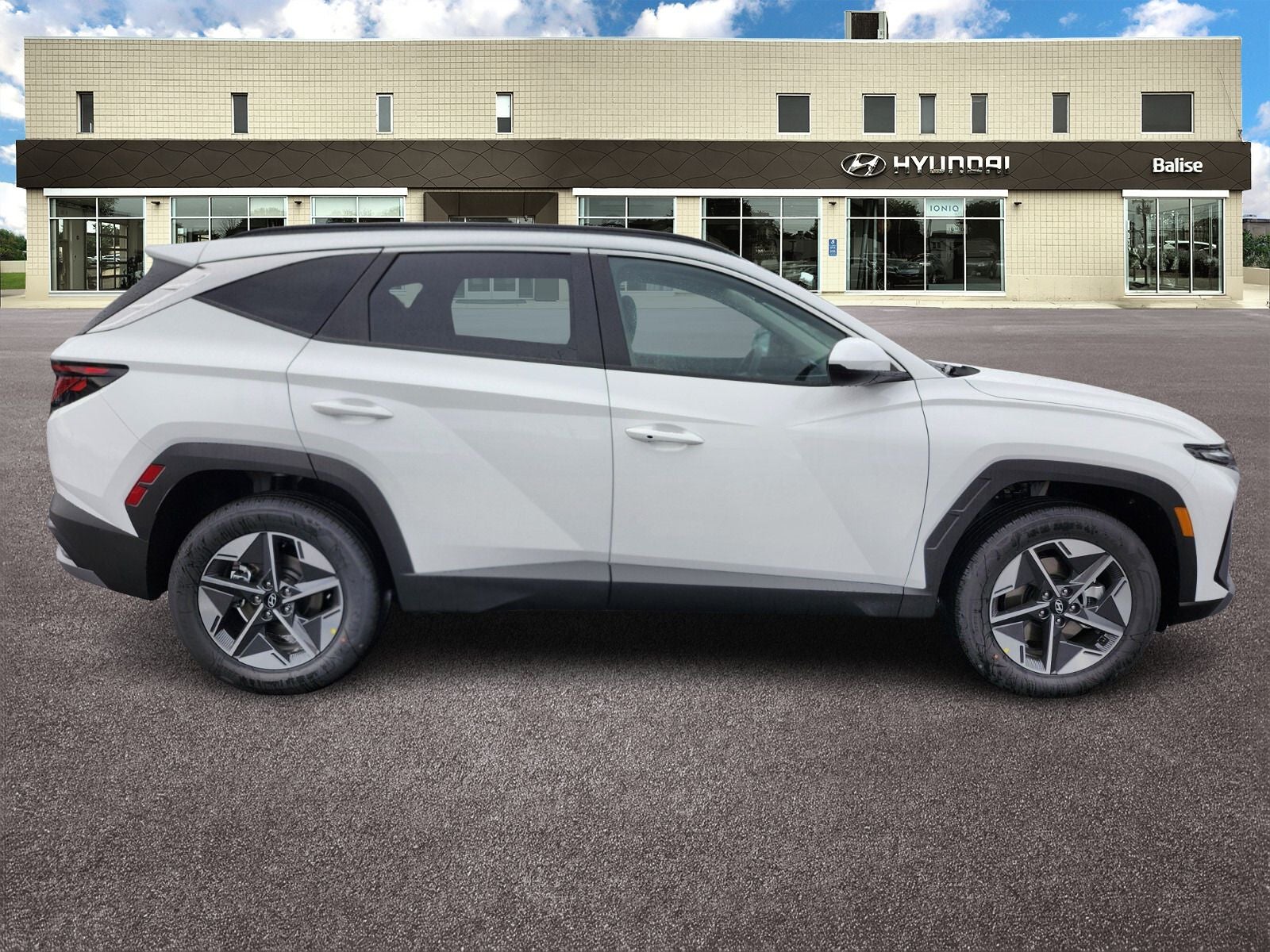 2026 Hyundai TUCSON HYBRID SEL