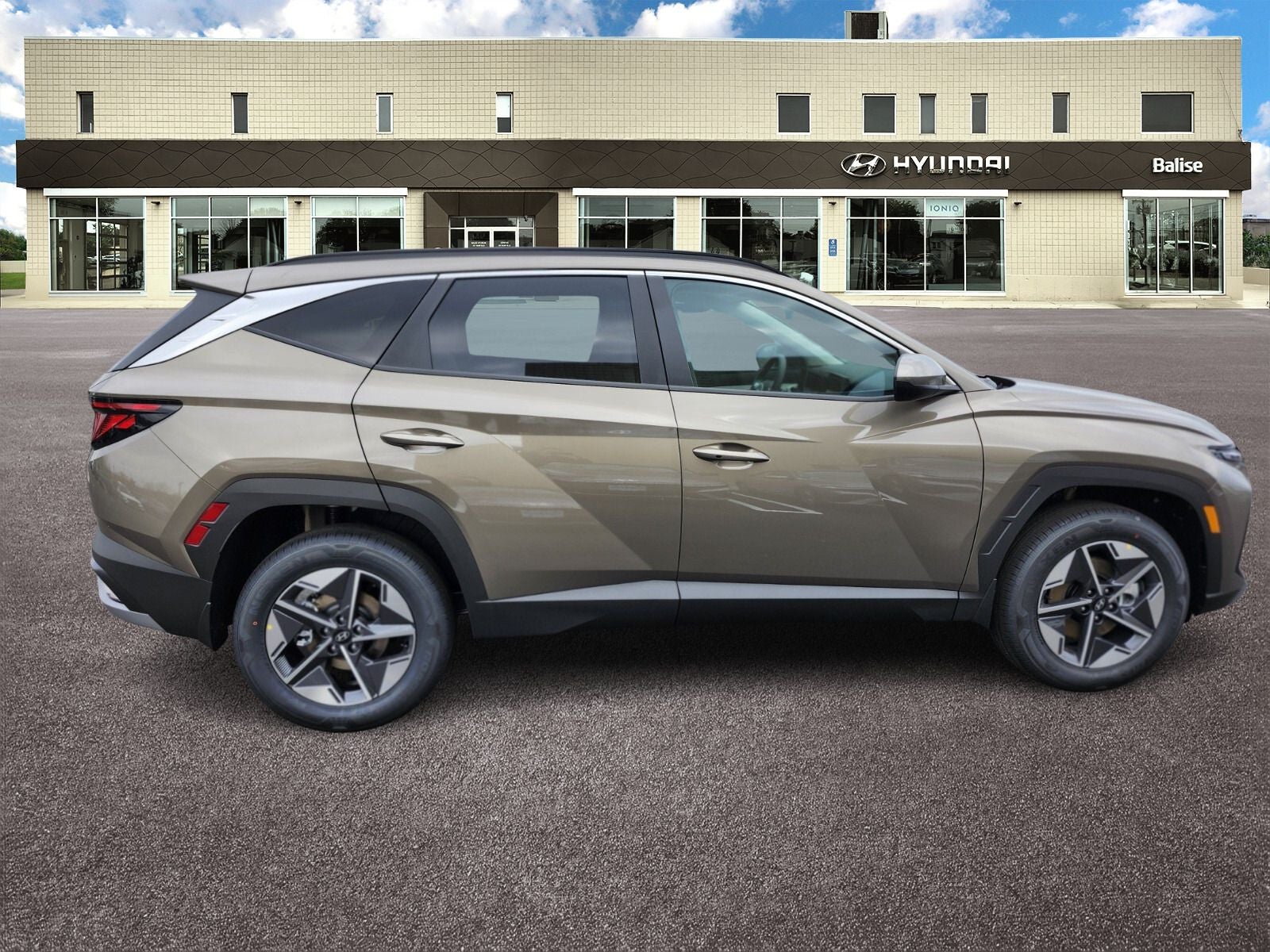 2026 Hyundai TUCSON HYBRID SEL