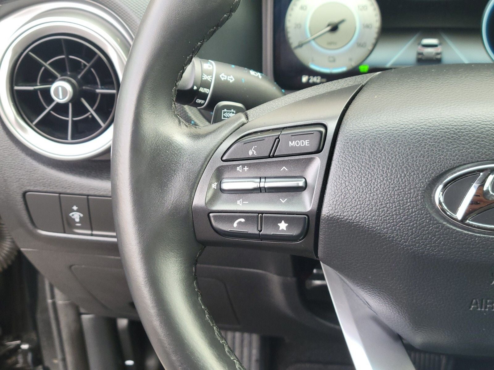 2023 Hyundai KONA ELECTRIC SEL