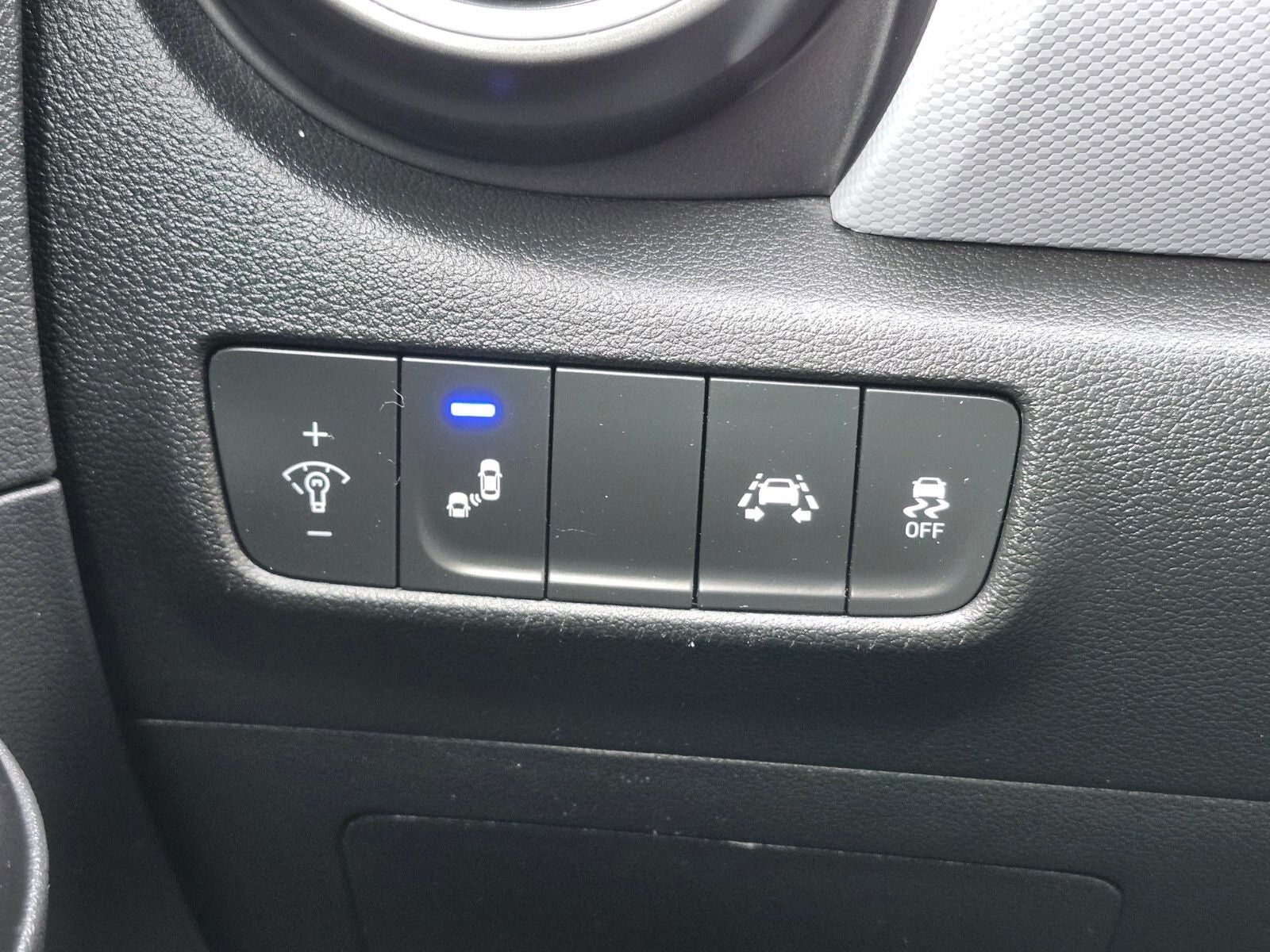 2021 Hyundai KONA SEL Plus