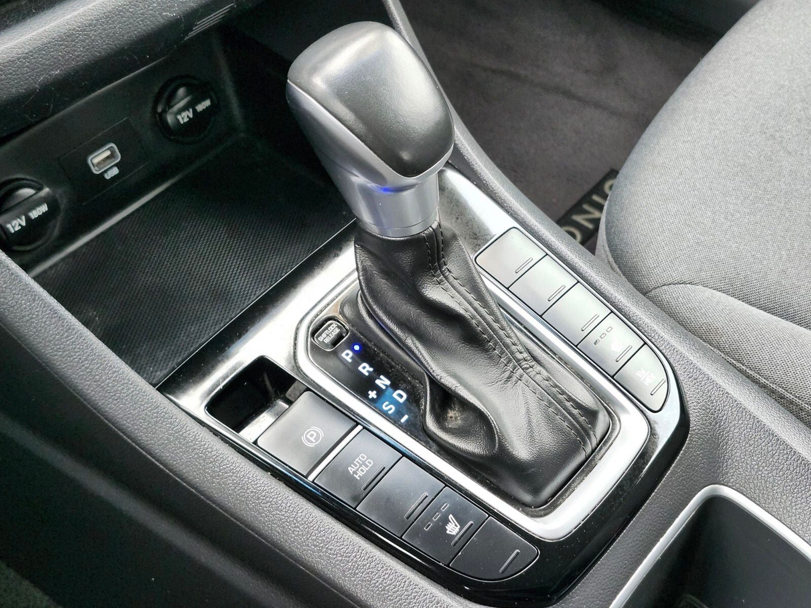 2021 Hyundai IONIQ PLUG-IN HYBRID SE