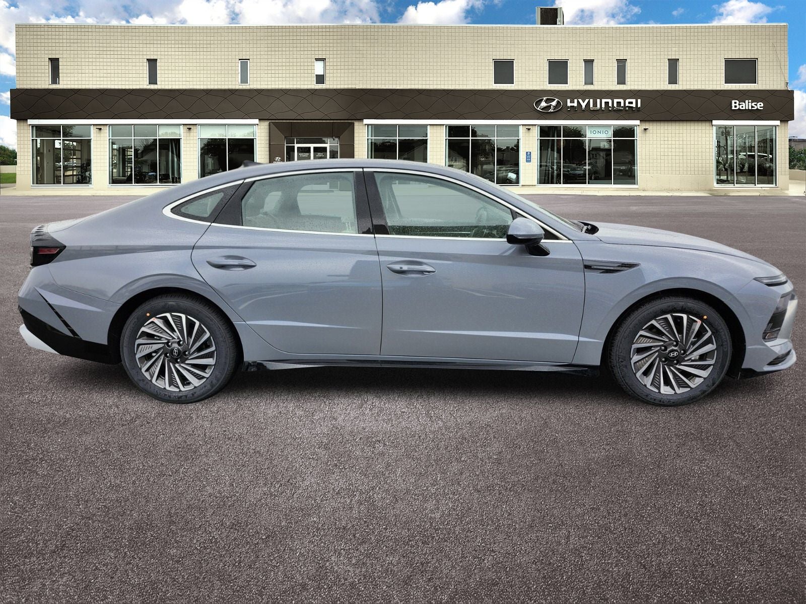 2026 Hyundai SONATA HYBRID SEL