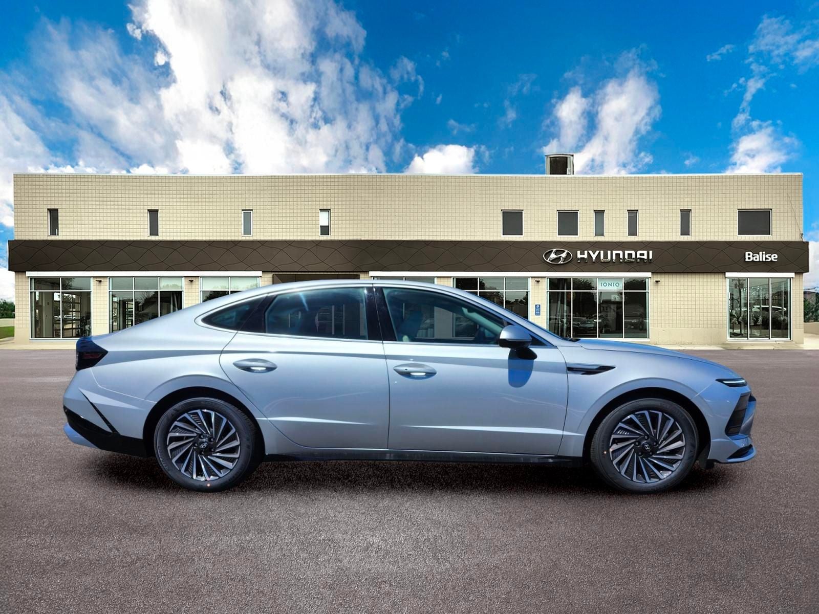 2026 Hyundai SONATA HYBRID SEL