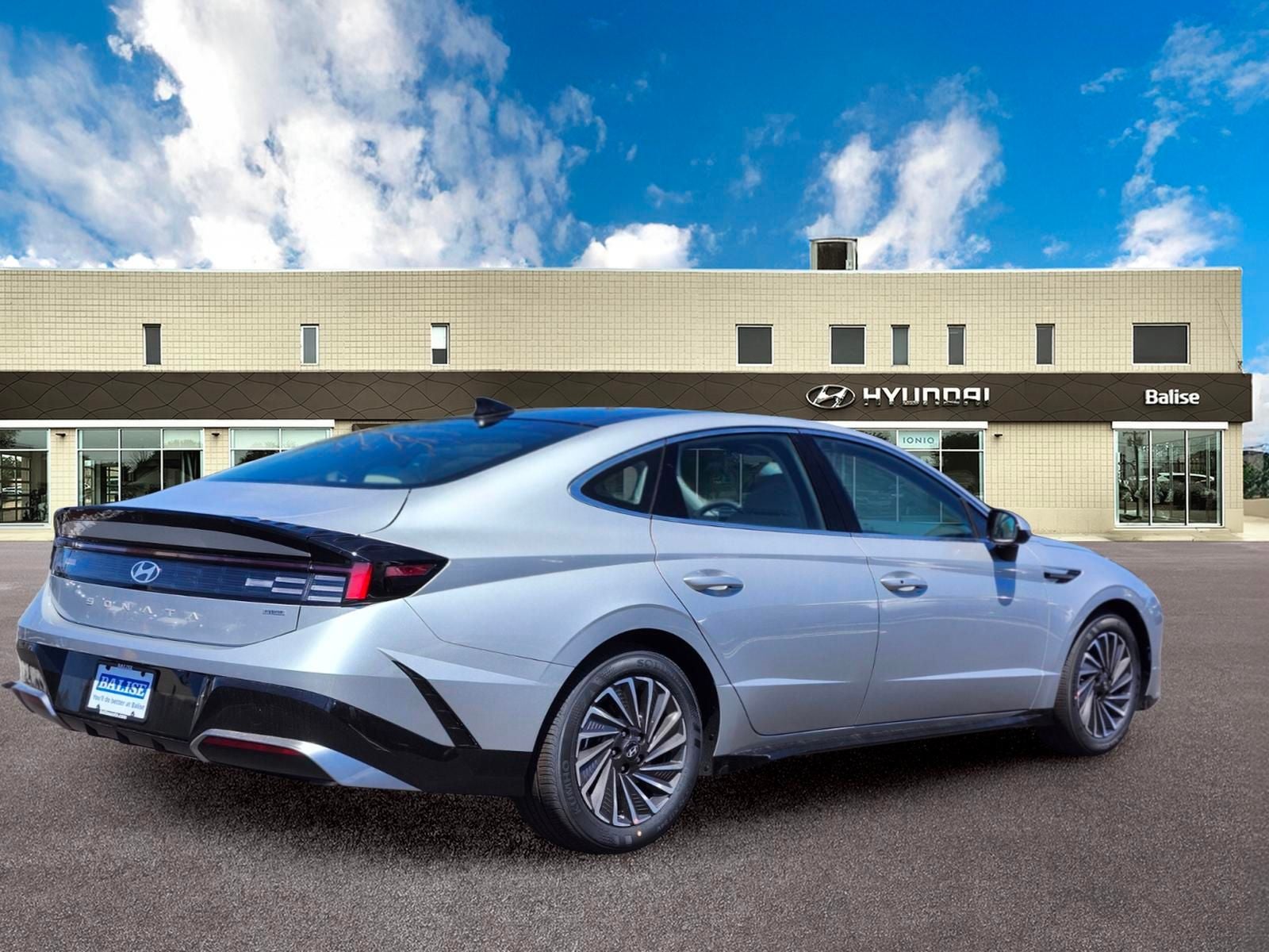 2026 Hyundai SONATA HYBRID SEL