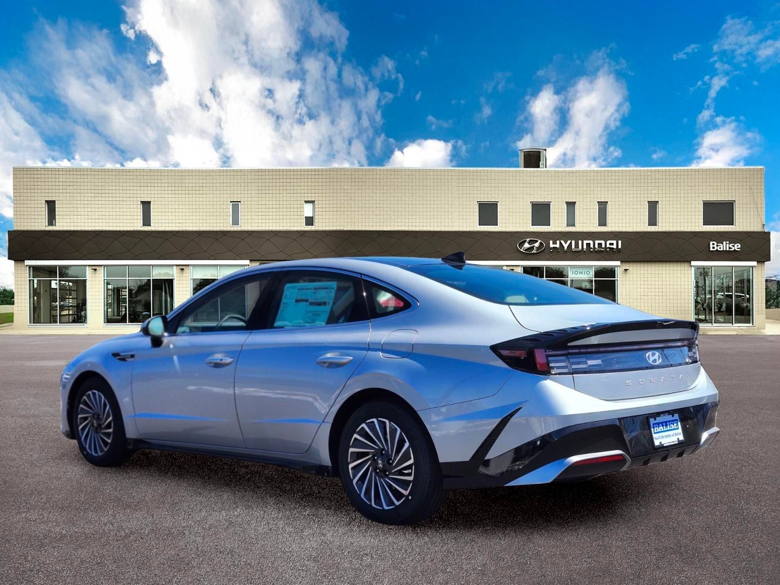 2026 Hyundai SONATA HYBRID SEL