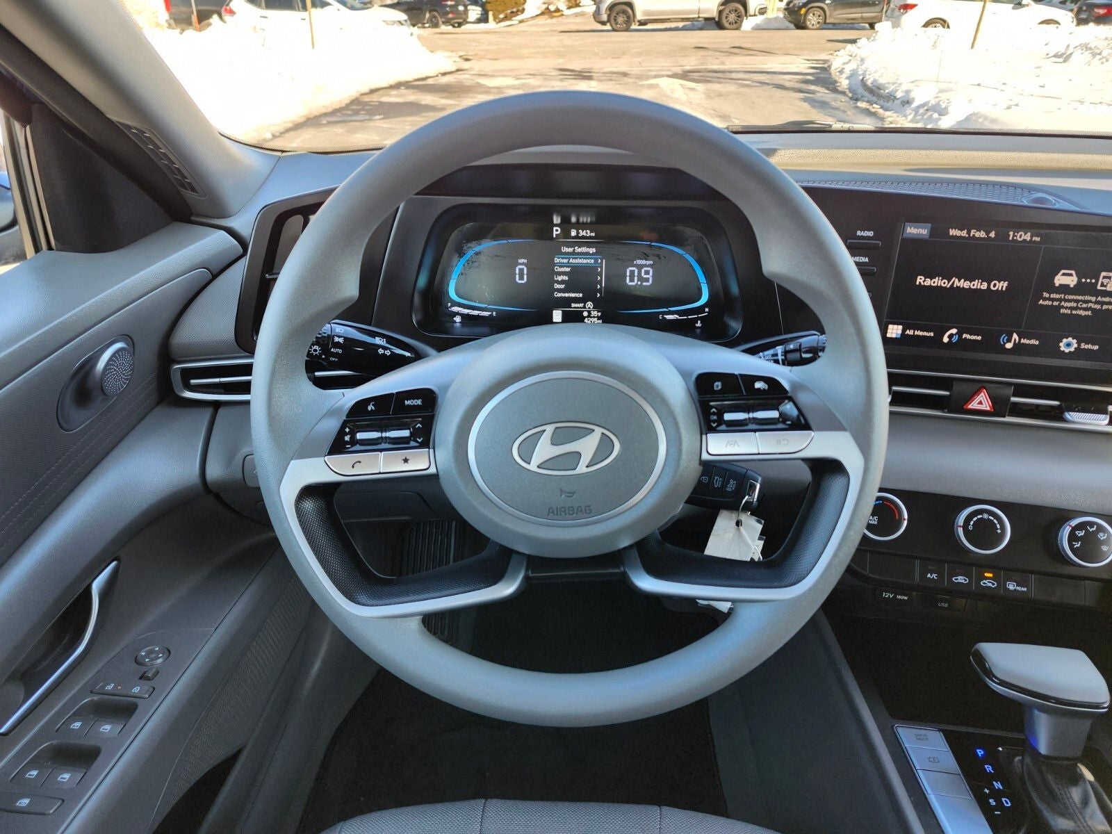 2025 Hyundai ELANTRA SE