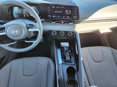 2025 Hyundai ELANTRA SE