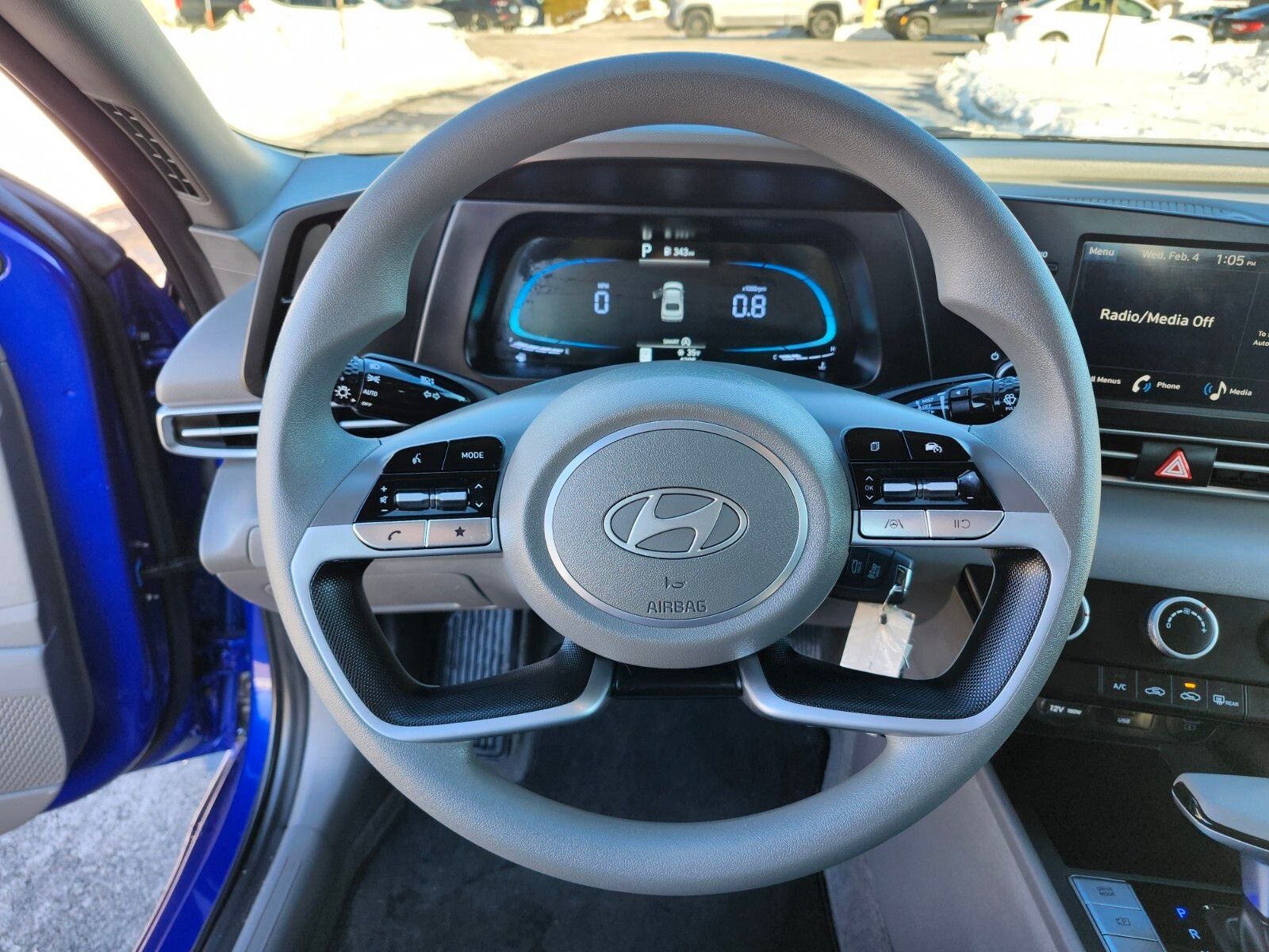 2025 Hyundai ELANTRA SE