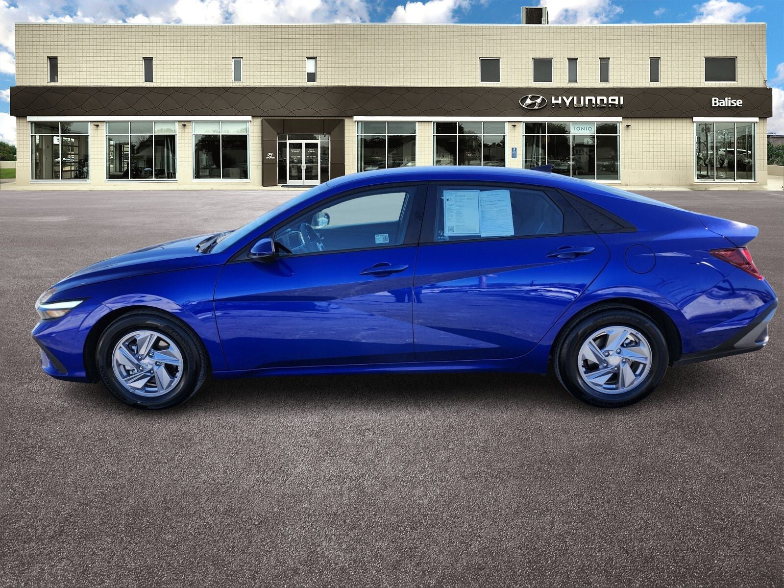 2025 Hyundai ELANTRA SE