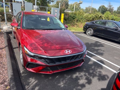 2026 Hyundai ELANTRA SE