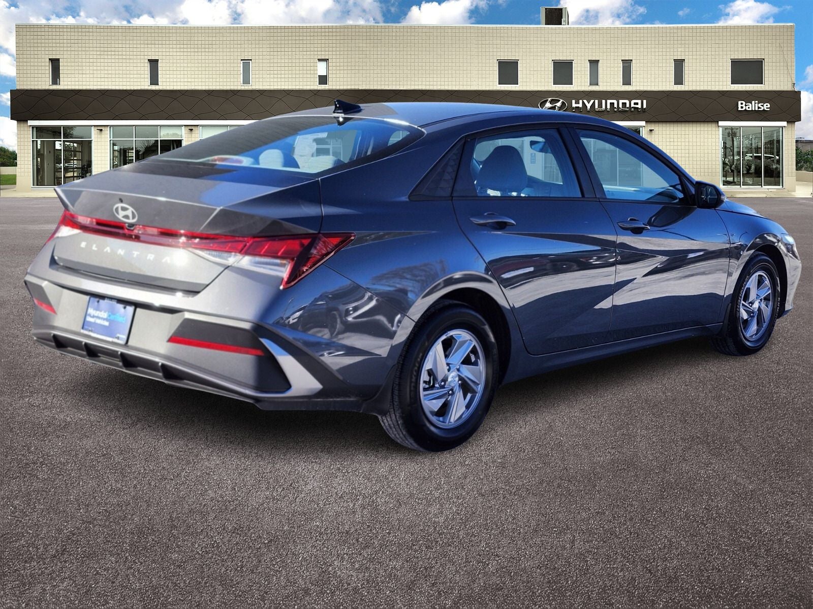 2025 Hyundai ELANTRA SE