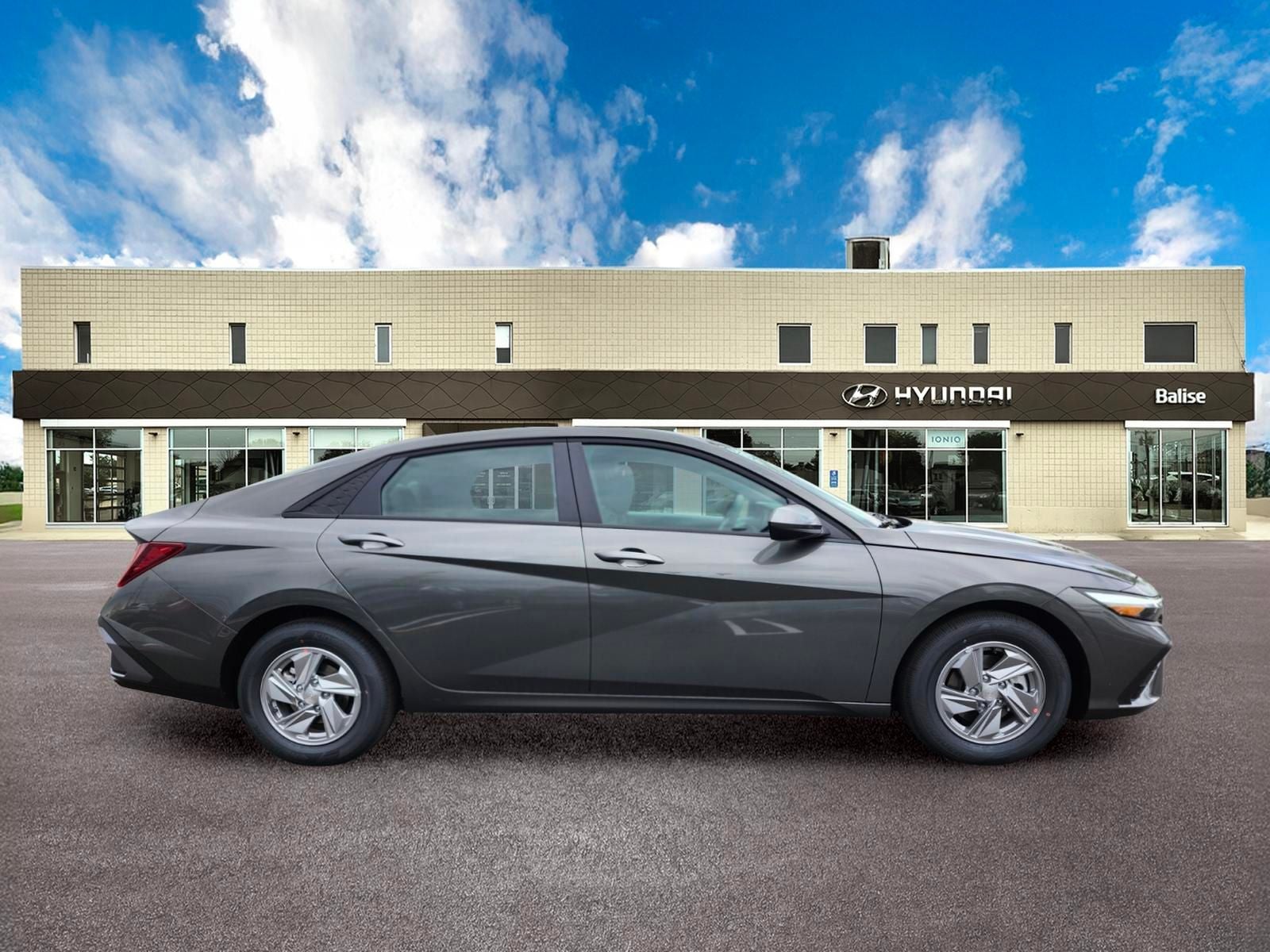 2026 Hyundai ELANTRA SE