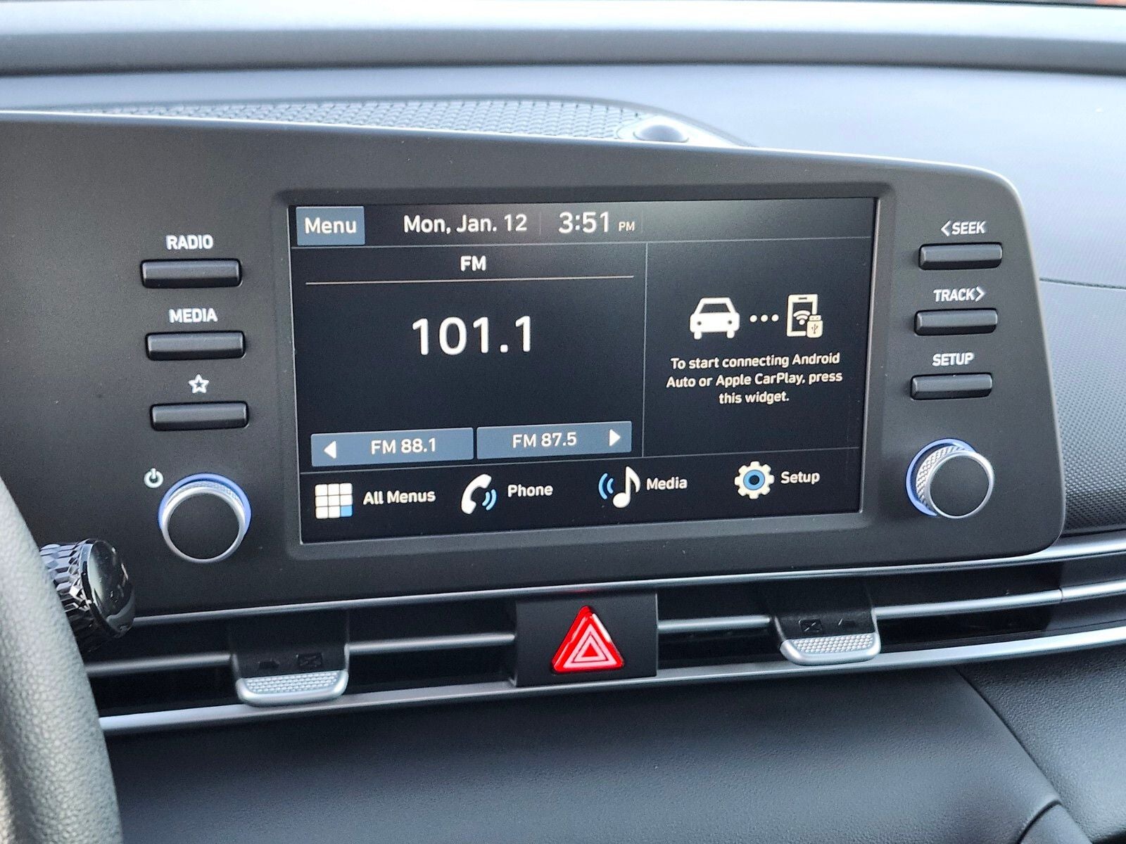 2026 Hyundai ELANTRA SE