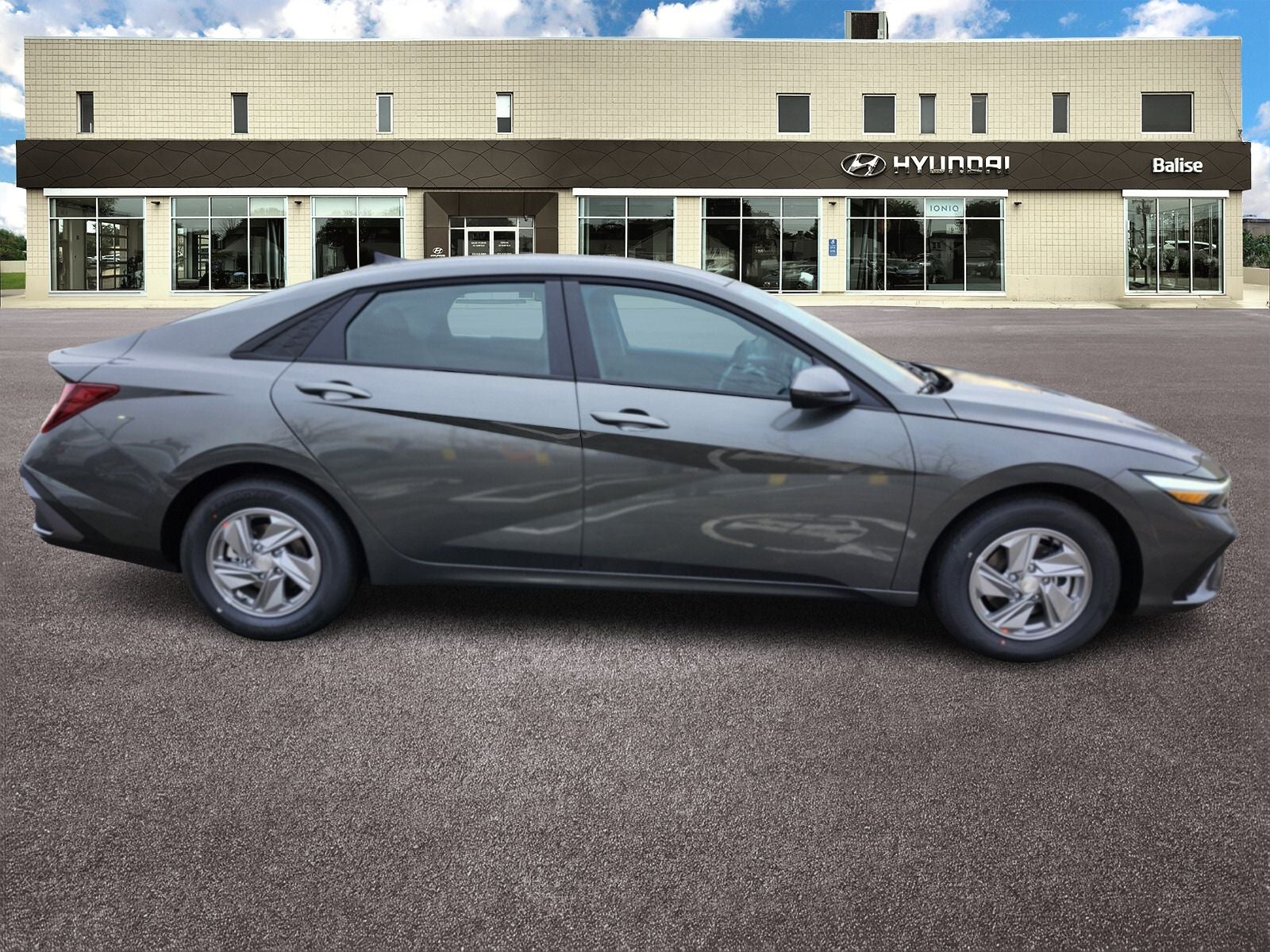 2026 Hyundai ELANTRA SE