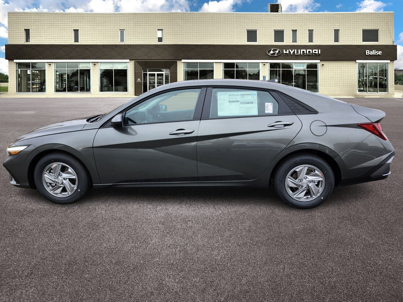 2026 Hyundai ELANTRA SE