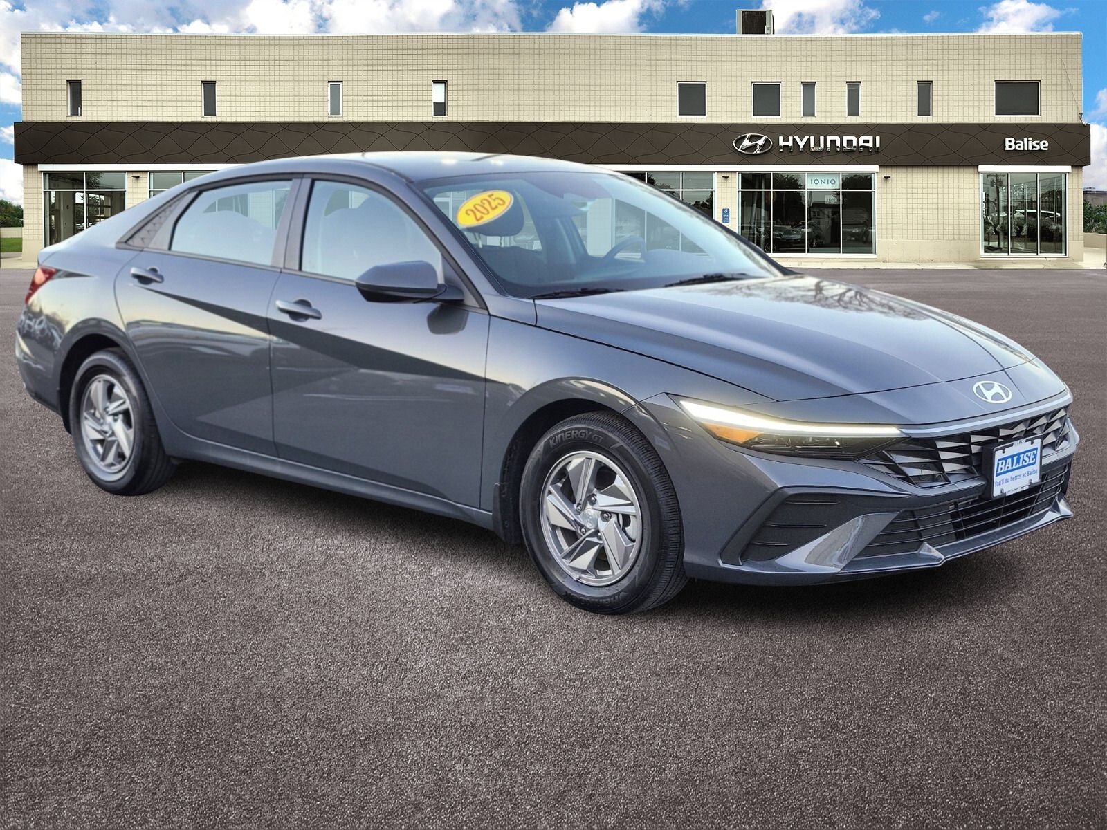 2025 Hyundai ELANTRA SE