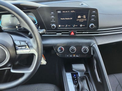 2025 Hyundai ELANTRA SE