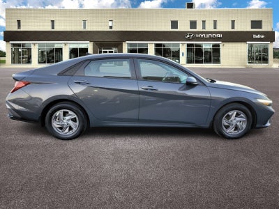 2025 Hyundai ELANTRA SE