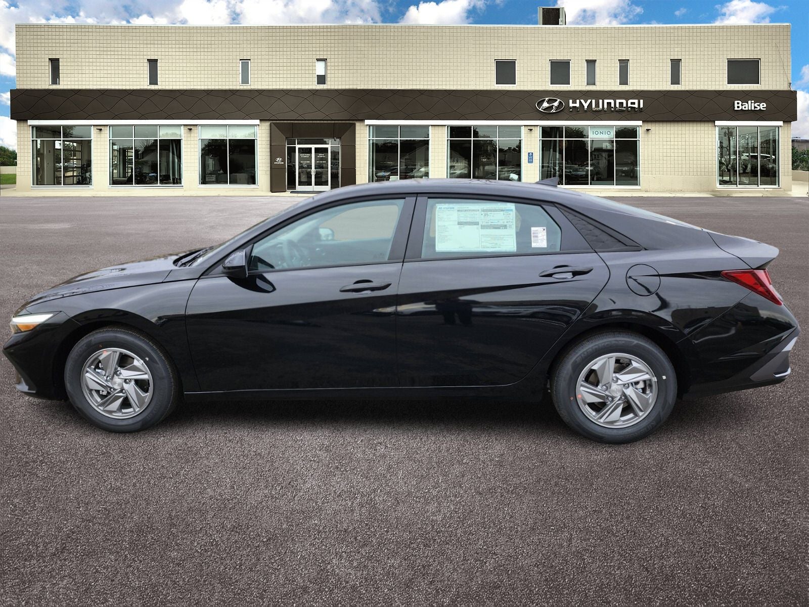 2026 Hyundai ELANTRA SE