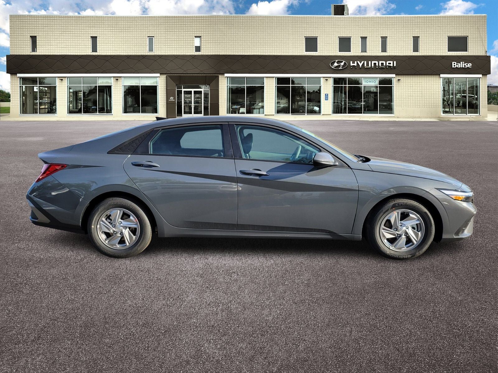 2025 Hyundai ELANTRA SE