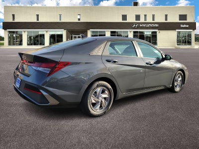 2025 Hyundai ELANTRA SE