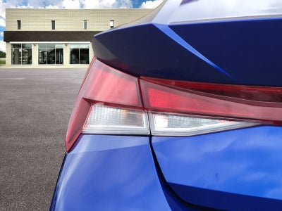 2025 Hyundai ELANTRA SE