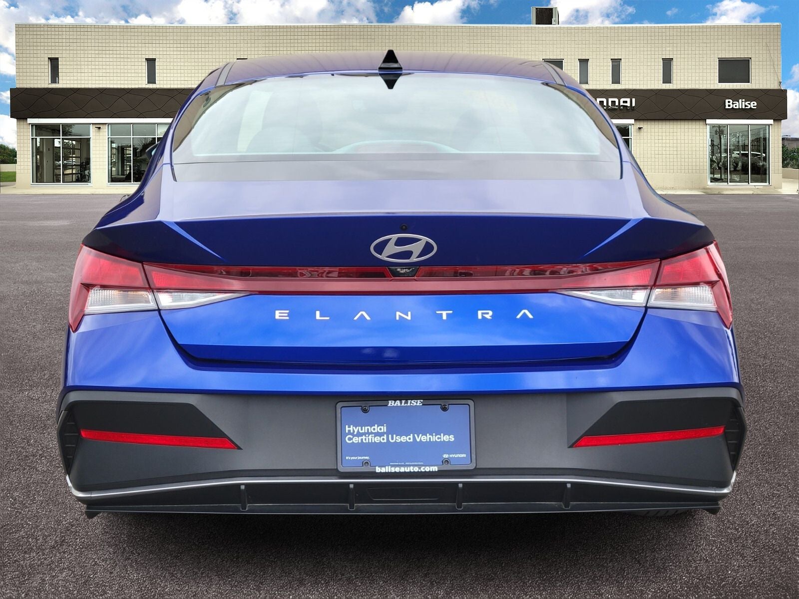 2025 Hyundai ELANTRA SE