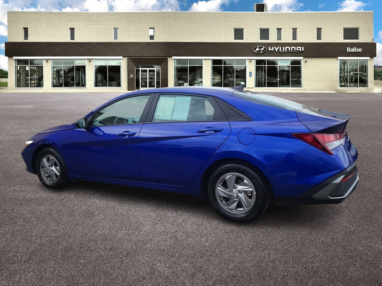 2025 Hyundai ELANTRA SE